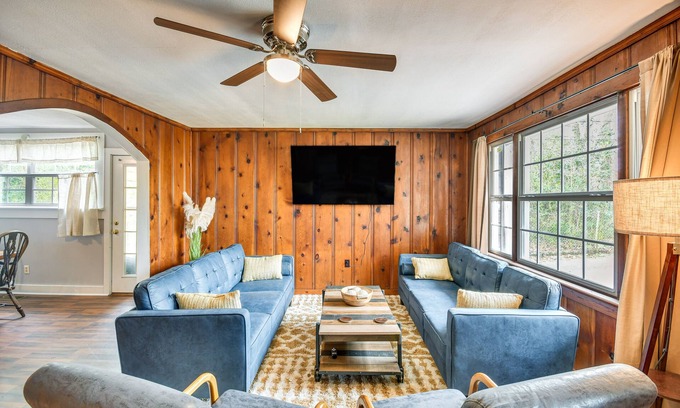 East Tallassee Cottage | Tranquil Tallassee Cottage with Spa & Pet-Friendly Amenities