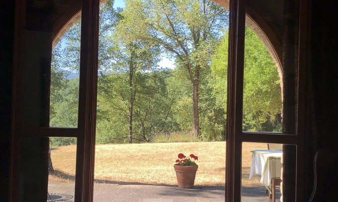 Anghiari House | Idyllic Tuscan Retreat with Spa and Breakfast Included