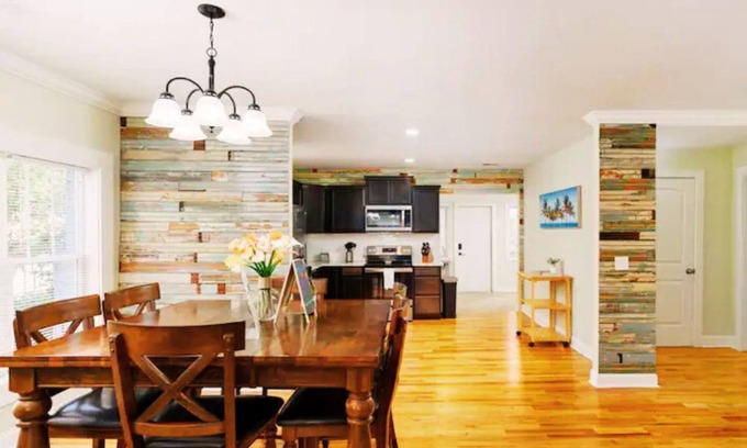 Cayce House | Relaxing Retreat near USC: Pet-Friendly with Office Space