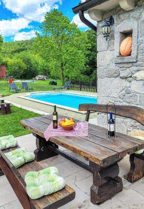 Krkuz Villa | Pet-Friendly Retreat at Kuća za Odmor Veljko i Ida