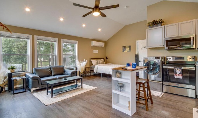 Simpsonville Apartment | Serene Waterfront Studio - Pet Friendly & Family Approved!