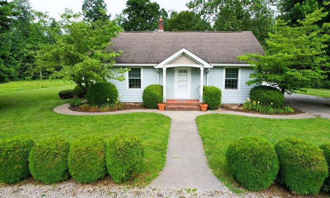 Helmsburg Cottage | Cozy Wayside Cottage: Just 5 Miles from Nashville, IN!