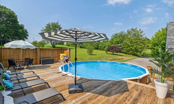 White Bluff Cabin | Serene White Bluff Retreat with Pool & Pet-Friendly Perks