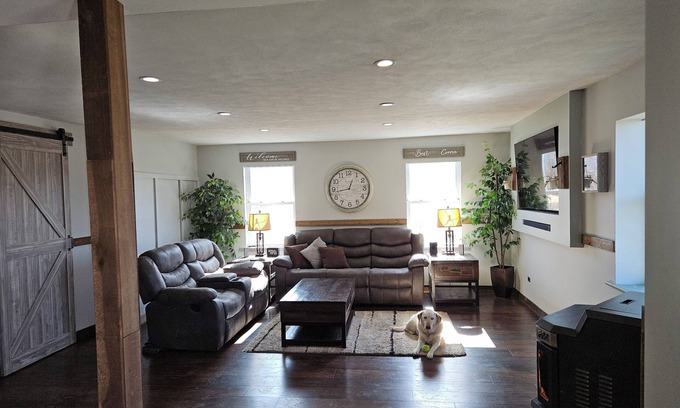 Sennett House | Serene Country Escape with Pet-Friendly Amenities