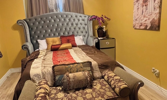 Algoma District House | Peacefully elegant 1bedroom/1 Bathroom house in Sault Ste. Marie