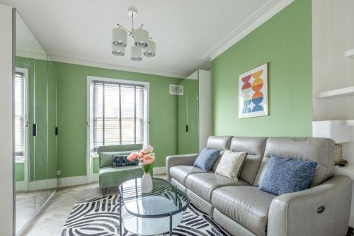Vassall Apartment | Serene 2BR Retreat Between Brixton & Camberwell, Rated 9/10