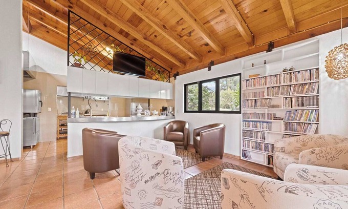 Macheros Cabin | Relax at Cabin Durazno: Green Haven with Fantastic Amenities