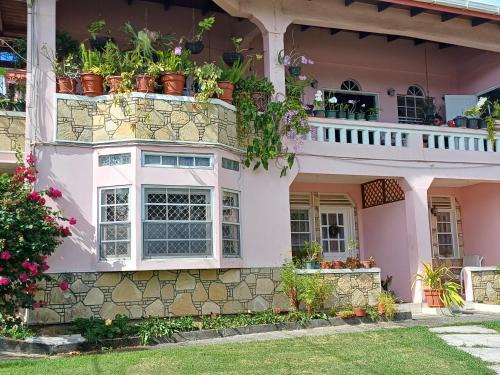 St. George's Apartment | Family-Friendly Escape at PeachBloom Terrace Inn