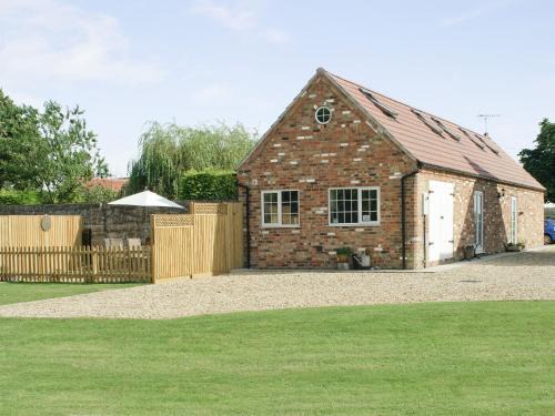 Lincoln House | Pet-Friendly Escape at Peacock Barn - Rated 9.8/10!