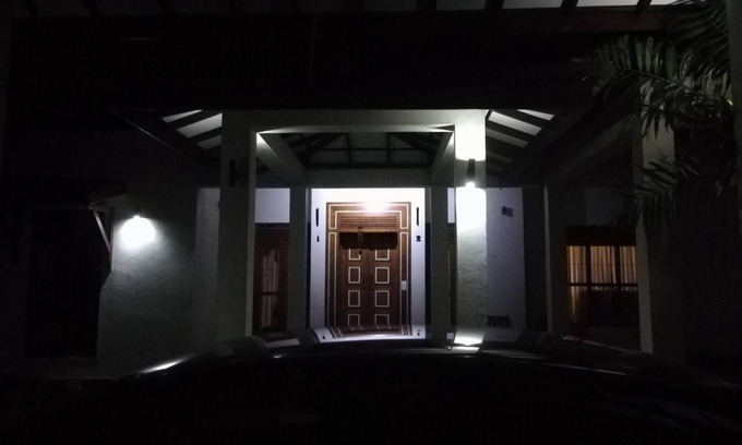 Mihintale Villa | Peacock Garden Villa: Family-Friendly Retreat with Breakfast