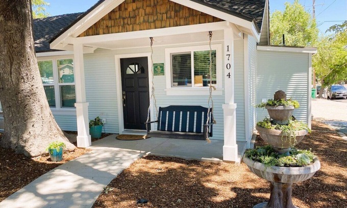 Paso Robles House | Exceptional 3 Bedroom Retreat in Downtown Paso Robles