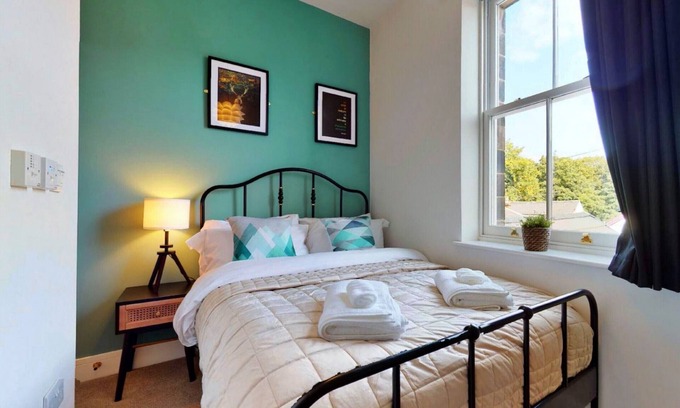 Matlock Apartment | Premier Peak Dale Apartment: Family-Friendly with Breakfast
