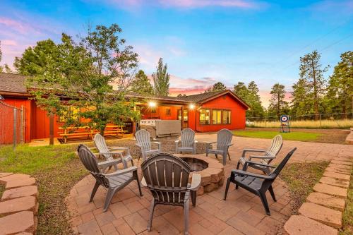 Flagstaff House | Inviting Flagstaff Canyon Peak Home with Game Room & Hot Tub