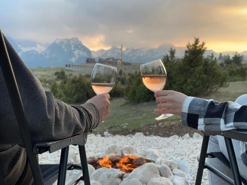 Zabljak Ski Chalet | Experience PeaksView Chalets: Oceanfront Bliss & Spa