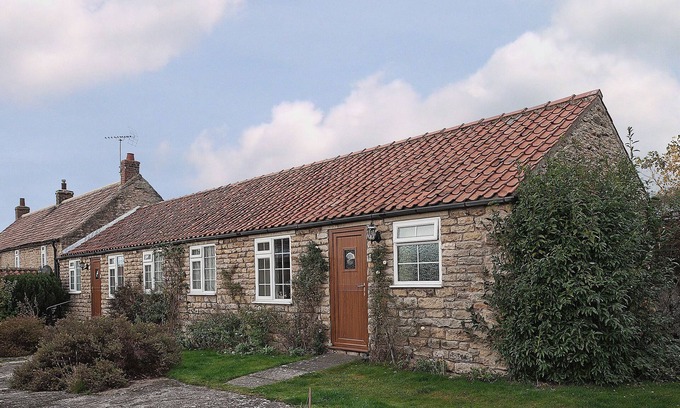West Heslerton Cottage | Cozy 1 Bedroom Retreat in Ebberston, Near Scarborough