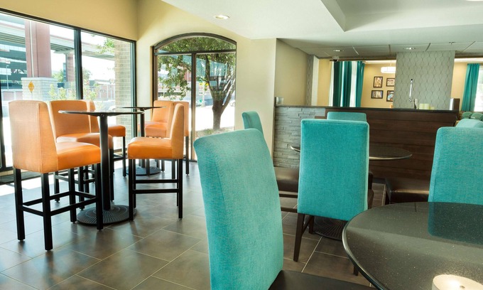 North San Antonio - SAT Hotel | Discover Pear Tree Inn San Antonio Airport - 9.4/10 Rated Stay