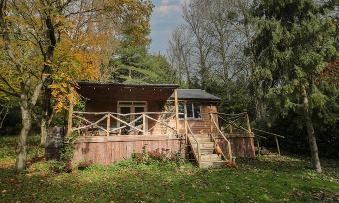 Langport House | Pet-Friendly Pear Tree Lodge: 4-Star Guest Rated Excellence