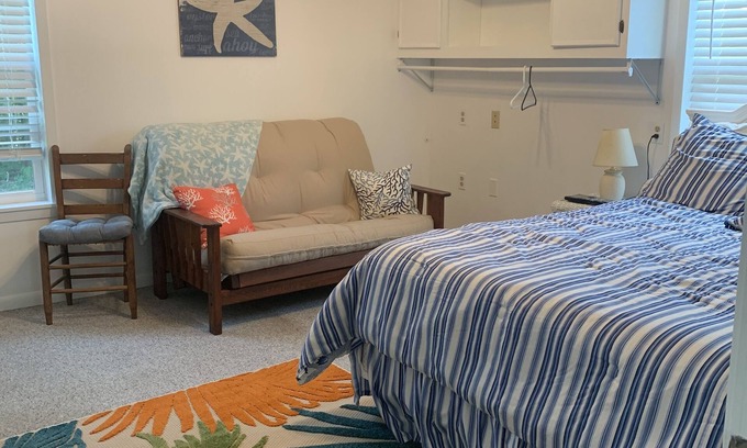 Long Mott Apartment | Family-Friendly Pearl Apartment: Your Ideal Getaway