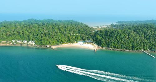 Koh Rong Sanloem Hotel | Relax at Pearl Beach Resort & Spa with Private Beach Access
