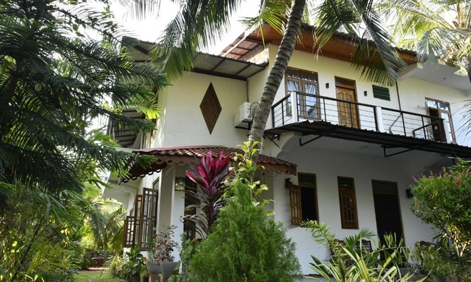Trincomalee House | Family-Friendly Pearl Bungalow Trincomalee with Great Ratings