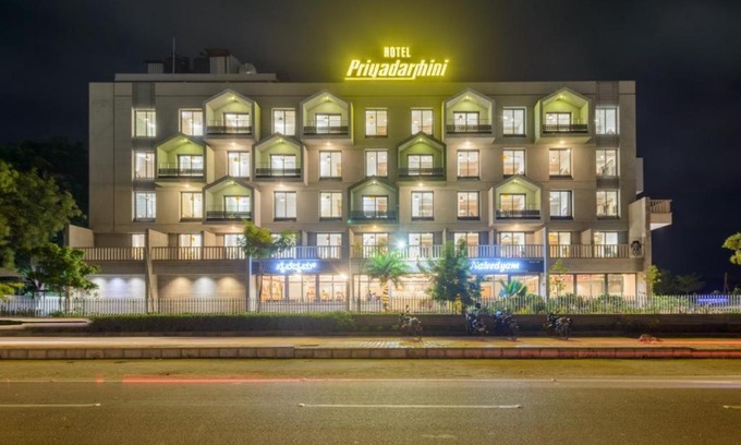 Toranagallu Hotel | Relax at Pearl by Priyadarshini: 4-Star Family-Friendly Retreat