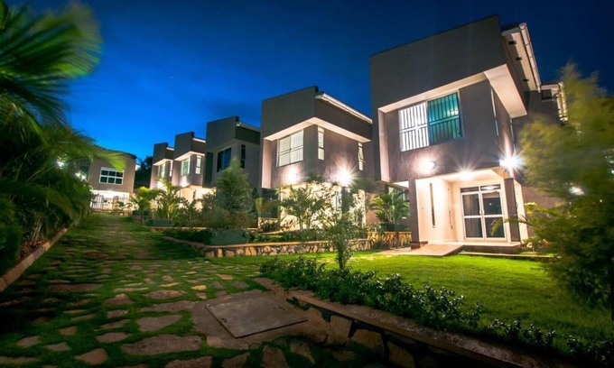 Bukoto House | Cozy Pearl Cottage Unit #4: Your Ideal Getaway Spot