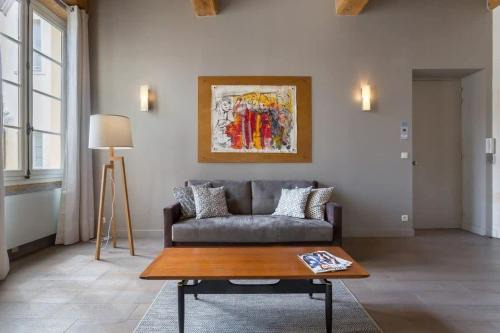 Griffon - Royale Apartment | Serene Pearl T2 Apartment Near Historic Traboule