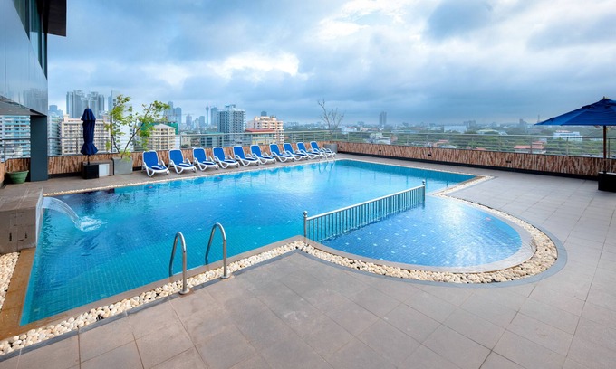 Milagiriya Hotel | Relax at Pearl Grand By Rathna - 4-Star Stay with Pool