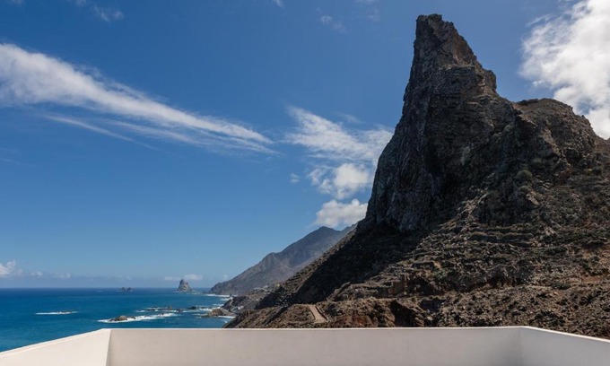 Santa Cruz de Tenerife Apartment | Guest Rated 10/10: Pearl of Nature by the Sea Retreat