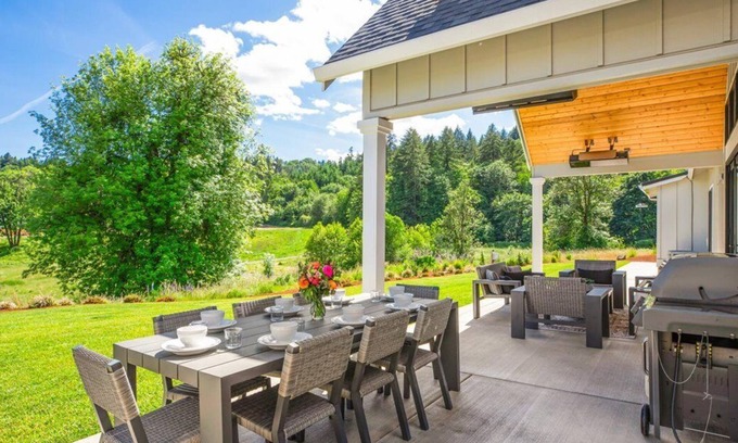 Dundee Villa | Discover Pearl of the Valley: A Gem in Oregon's Wine Country