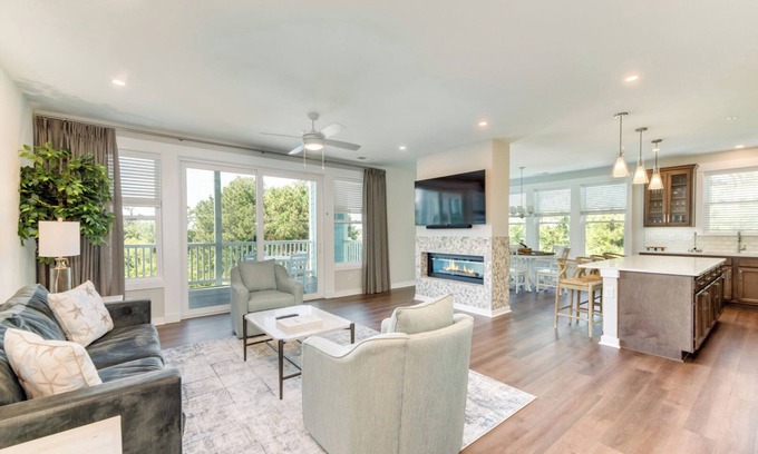 Bermuda Bay Condo | Pearl Point - Serene Retreat, Large End Unit, Peaceful Views