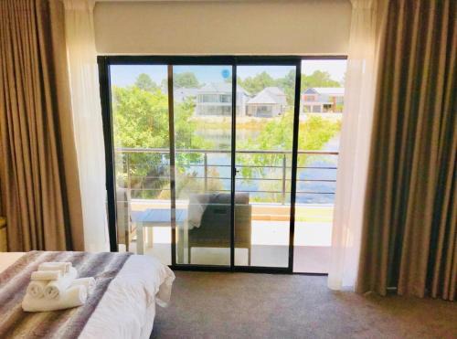 Simondium Apartment | Experience Pearl Valley Golf Lodge with Oceanfront Amenities
