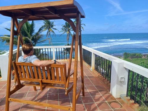 Thalaramba House | Unforgettable PearlDrop Waves Mirissa with Ocean Views