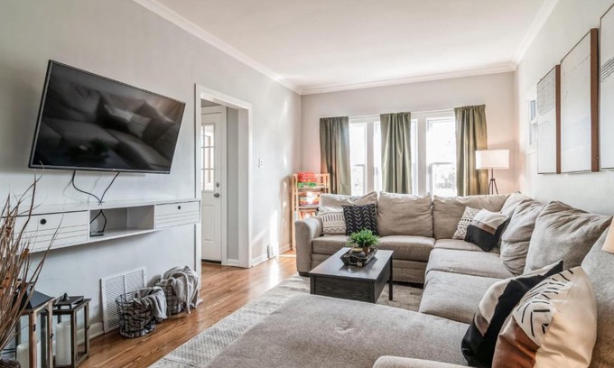 Forest Park House | Family-Friendly Pearly Gates: 3 Beds, Pet & Child Friendly