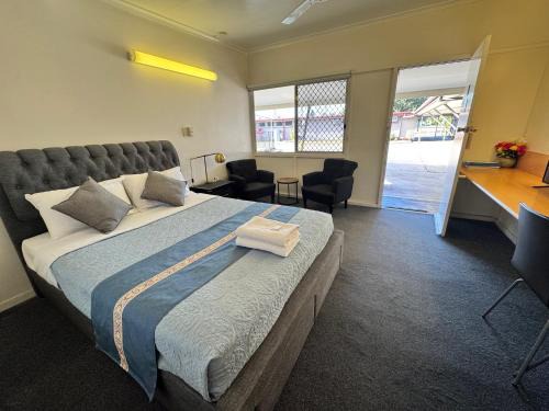Bowen Hotel | Pearly Shell Motel