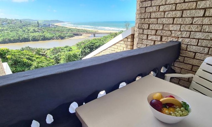 Scottburgh Apartment | Ocean View Getaway at Pearly Shells with Pool Access