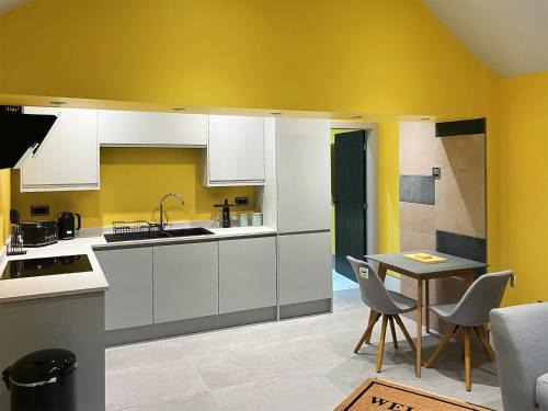 Sheffield House | Pet and Child Friendly Retreat at Peartree Cottage