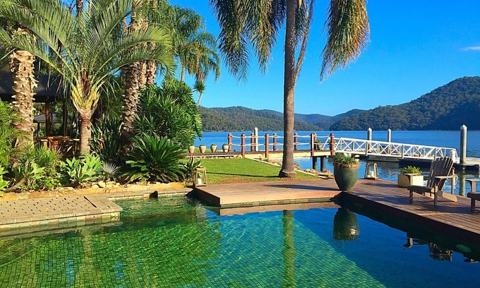 Sunny Corner Resort | Peats Bite