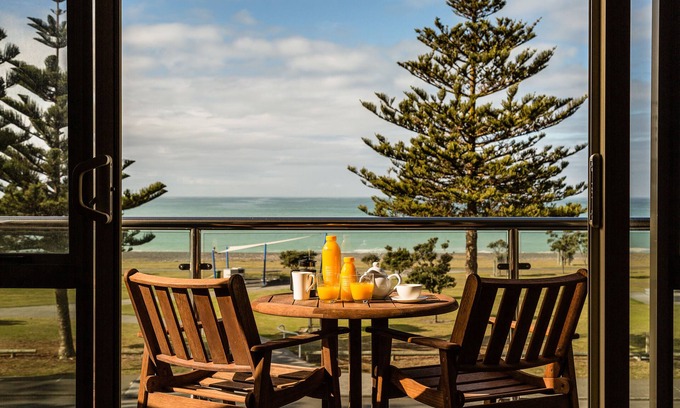 Napier Hotel | Experience Pebble Beach Motor Inn: Top-Rated Comfort & Amenities