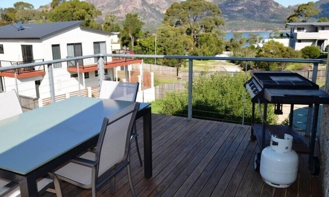 Coles Bay Cottage | Relax at Pebble Shack with Ocean Views and Family-Friendly Amenities