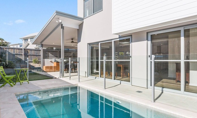 Casuarina House | Elegant Pebbles at Casuarina Beach with Pool & Ocean View