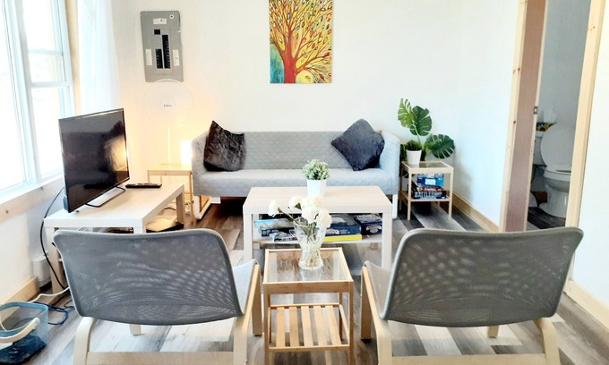 Milford Cottage | Pebbles Beach Resort: Ocean View Sandpiper Cottage Retreat