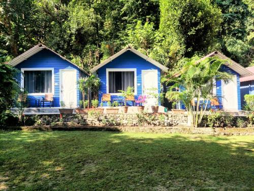 Sirala Resort | Discover Pebbles Resort: Pet-Friendly Getaway with Breakfast