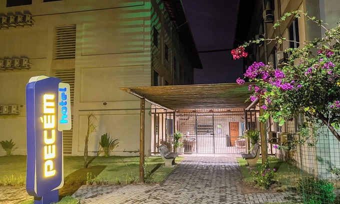 Pecém Hotel | Discover Comfort at Pousada Caminho do Porto with Pool & Spa