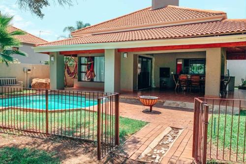Hartbeespoort Villa | Discover Pecanwood Golf Estate Home in Hartbeespoort