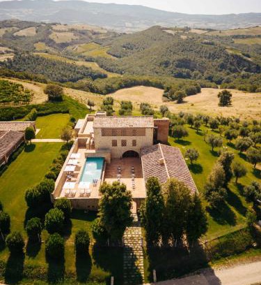 Cinigiano House | Experience Pecora Vecchia: 4-Star Hotel with Ocean Views