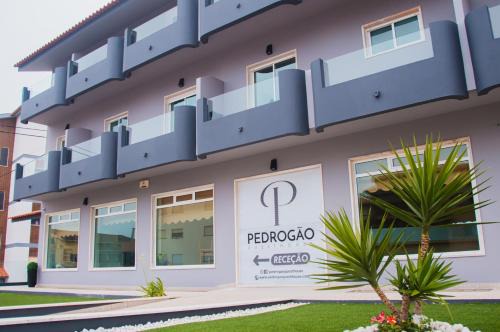 Pedrogao Bed & Breakfast | Beachfront Pedrógão Guesthouse - Rated 9/10 with Breakfast