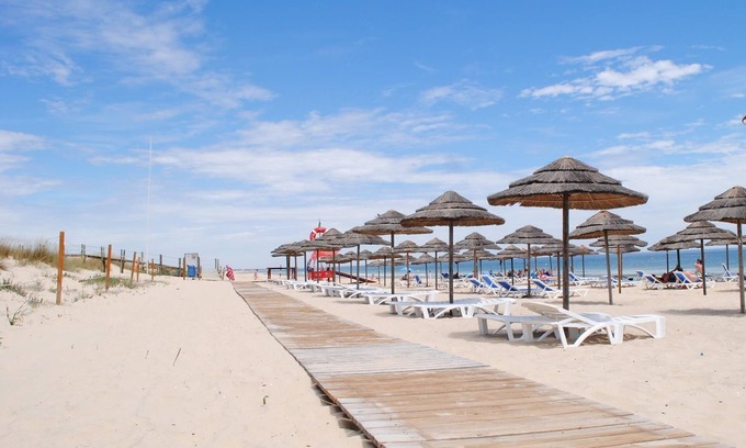 Conceicao e Cabanas de Tavira Resort | Discover Pedras da Rainha: Pool, Spa & Family-Friendly Stay