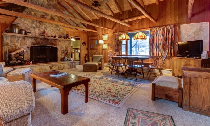 Swanton House | Pet-Friendly Getaway at Pee Wee Acres - Rated 10/10!
