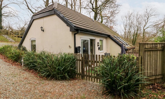 Highampton Cottage | Discover PEEK A BOO: Pet-Friendly Holiday Cottage Retreat